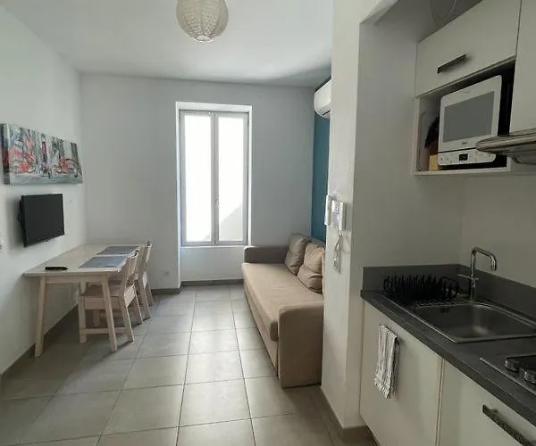 Le Cedre Bleu Appartement *